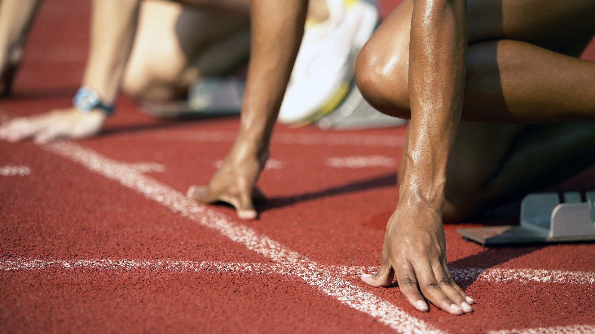 硬仗淬真金，霍勒迪关键战正名，马刺力克山西显韧性