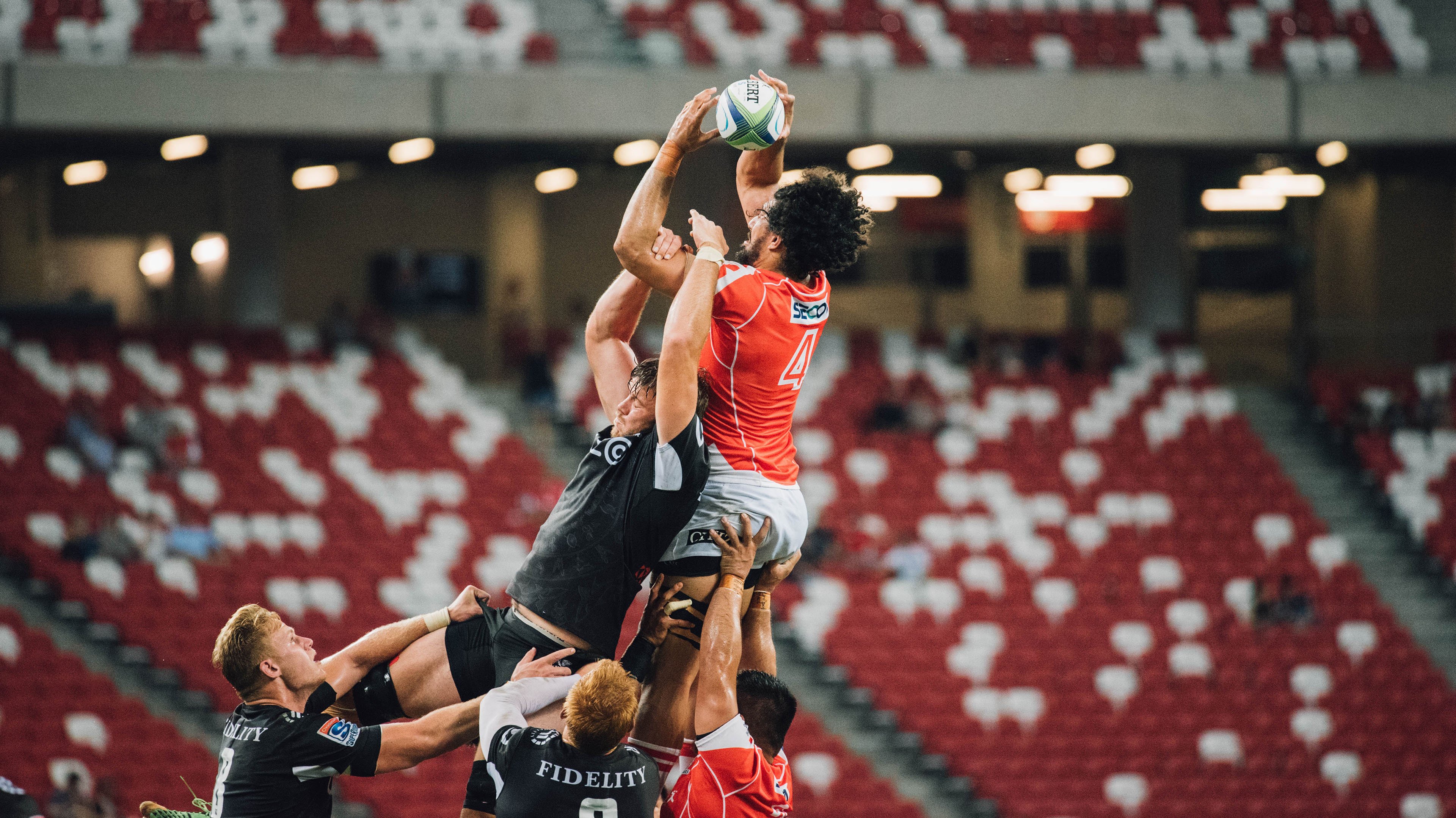 乔治末节封神,新疆队一波流击溃爵士展现冠军相