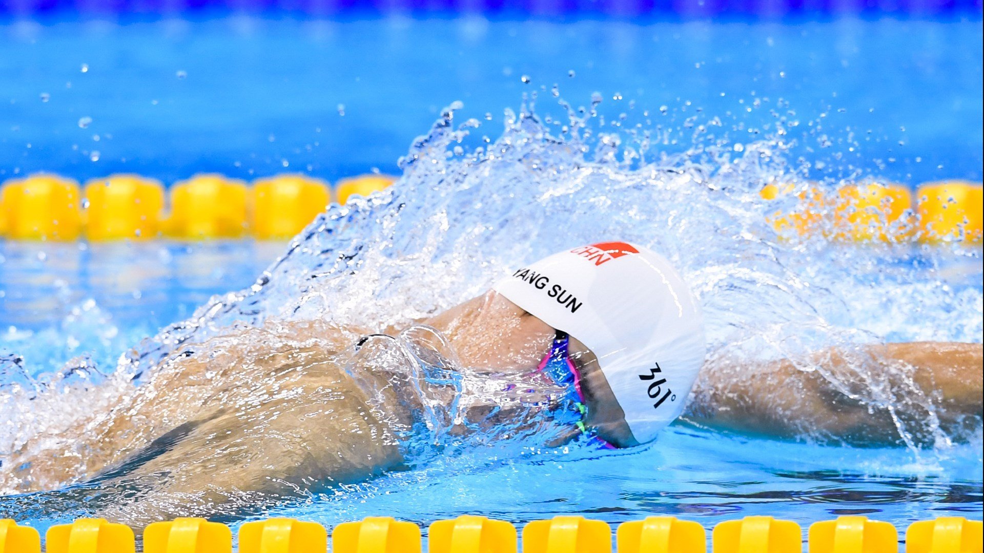 跨越赛场的掌控者，从霍勒迪的欧冠接管到步行者的团队风暴